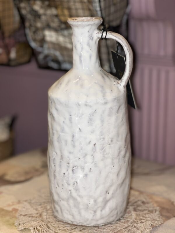 OFF WHITE VASE WITH HANDLE