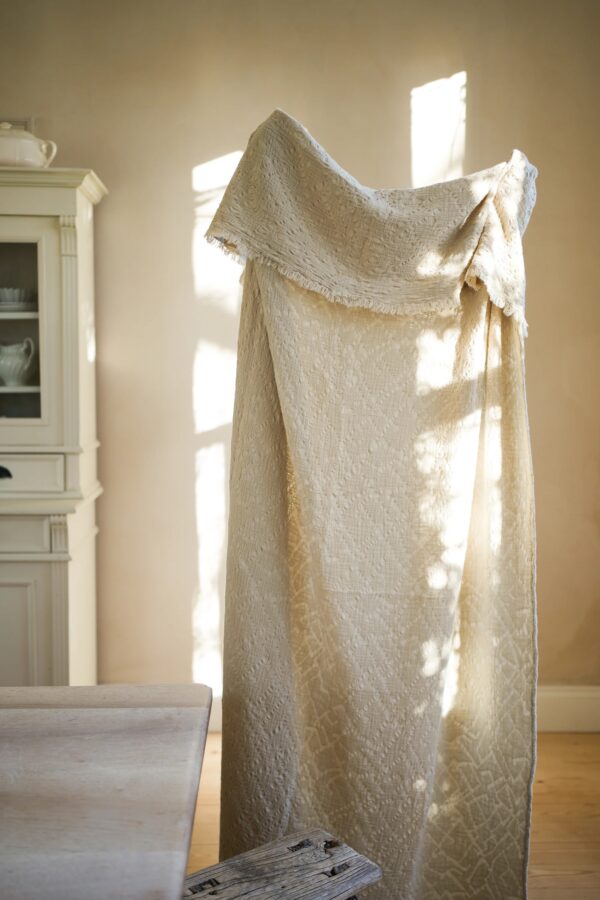 CHANTILLY THROW
