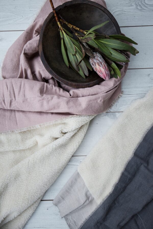 COTTON SHEEP SKIN LOOK MUSHROOM PINK THROW - Image 3