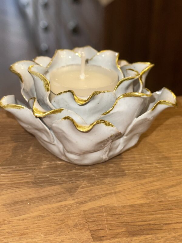 PORCELAIN TEA LIGHT HOLDER