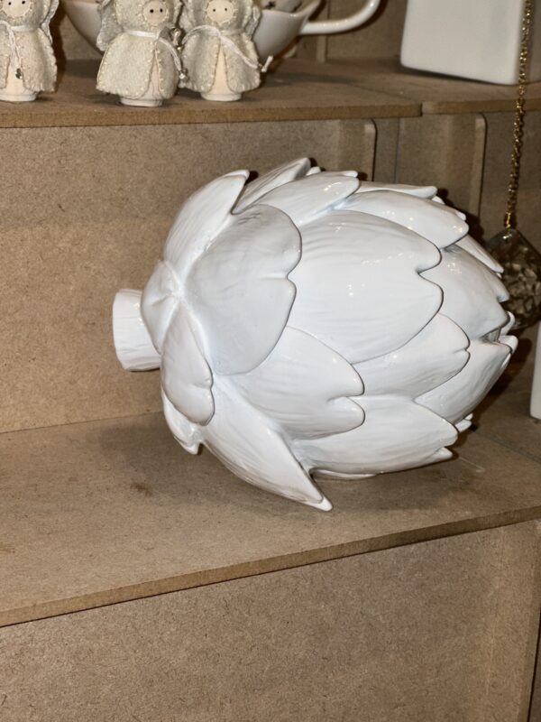 WHITE ARTICHOKE DECORATION