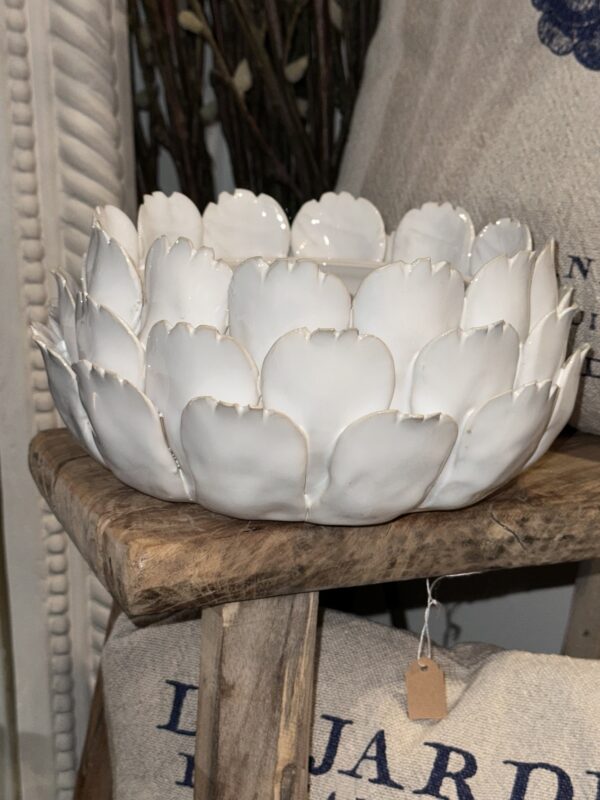 WHITE FLOWER CANDLE HOLDER - Image 2
