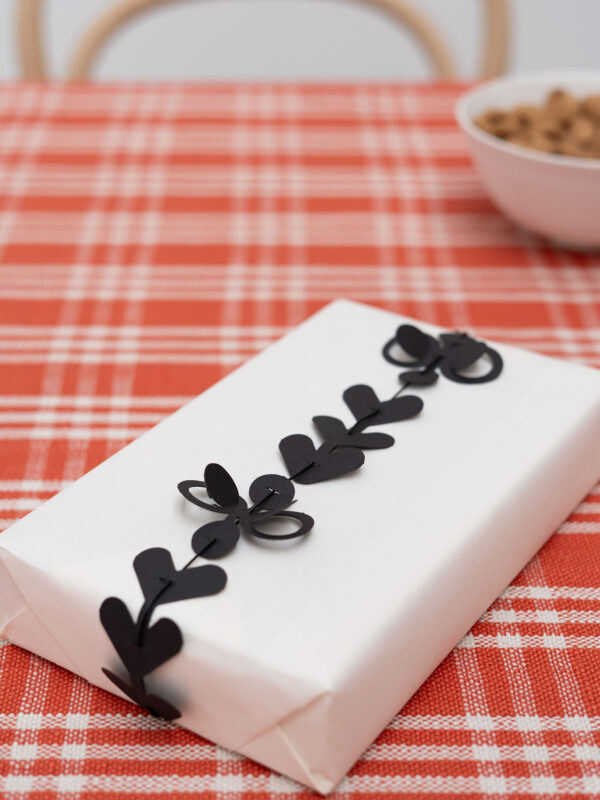 FOLK ORNAMENTS (BLACK)