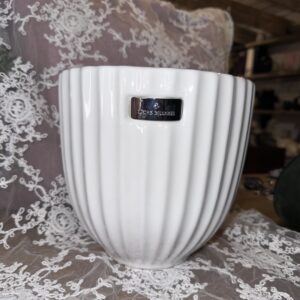 ROSALIE WHITE FLOWER POT