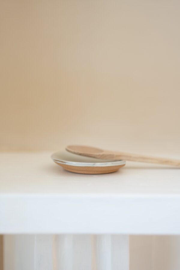 STONEWARE SPOON REST - MILK WHITE