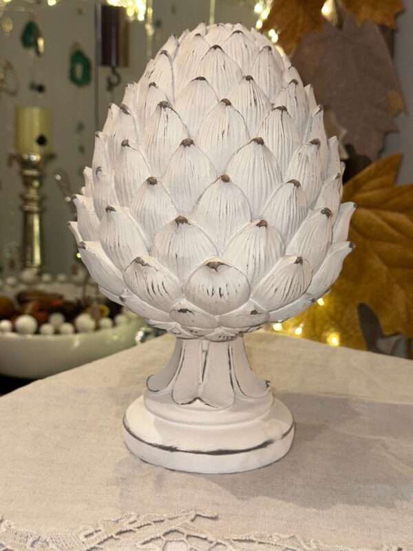 WHITE RUSTIC ARTICHOKE